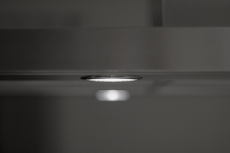 有些类型的照明装置，如隐式灯，是厨房最常见的解决方案