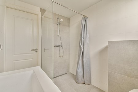 浴帘的尺寸可以根据淋浴间的开口而变化